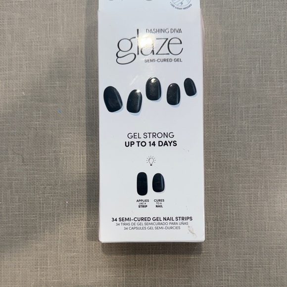 Dashing Diva Other - Glaze Semi-Cured Gel Nail Strips - dark green